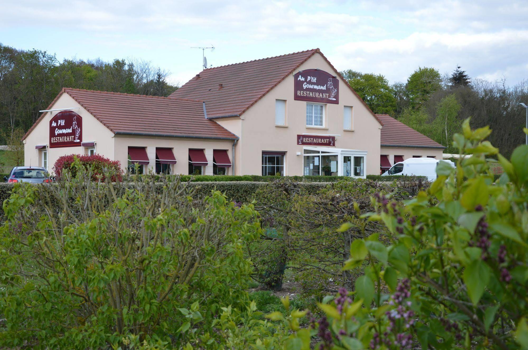Hôtel Logis Entre Beauce et Perche Châteaudun Exterior foto